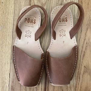 Pons Avarcas brown sandals size 7